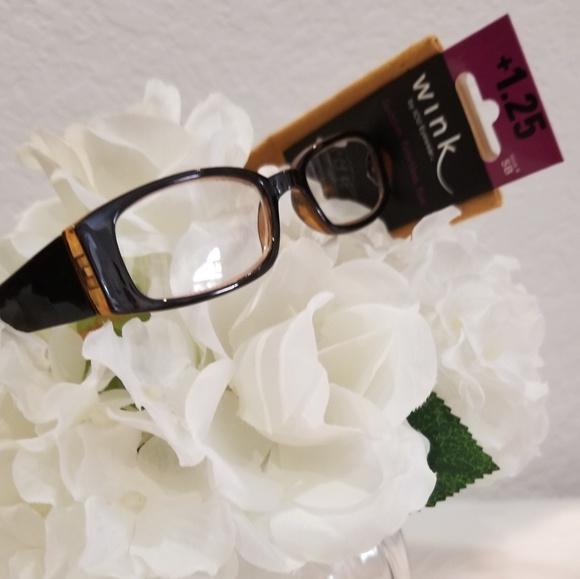 Wink Accessories - Wink fashion reading glasses +1.25 NEW with case Wink Accessories - Wink fashion reading glasses +1.25 NEW with case